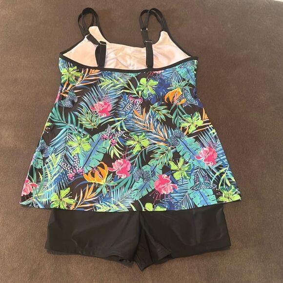 Women’s Black Floral Tankini Two Piece Swimsuit Boy Short Bottoms Size 10 NEW - Picture 2 of 11